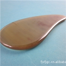 厂家直销:天然白水牛角刮痧片，外观精致又实用。