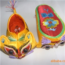 供应手工婴儿鞋、幼儿鞋、虎头鞋、虎鞋礼品鞋