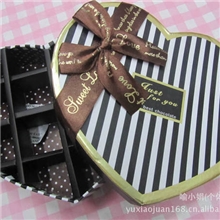 厂家批发简约风格黑白色系竖条纹蝴蝶结巧克力礼品盒包装盒14粒装