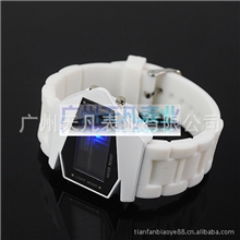 韩版非主流时尚个性学生电子手表男LED多功能战斗机飞机表女情侣