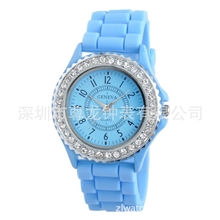 大量出口时尚钻石手表塑胶硅胶手表批发工厂定制时装镶钻手表