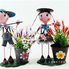 铁皮娃娃商务礼品新奇特情侣金属工艺礼品办公摆件