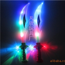 地摊热卖闪光音乐大刀，发光七彩刀剑感应刀批发厂家直销