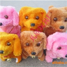 地摊热卖，电动毛绒玩具，电动前进狗，倒退狗，玩具狗，批发