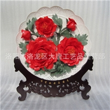 洛阳红牡丹瓷挂盘厂家直销牡丹瓷盘河南洛阳特色礼品纪念品