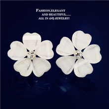 236日韩饰品白色镶钻五叶花梅花耳钉耳环无痛软垫无耳洞耳夹
