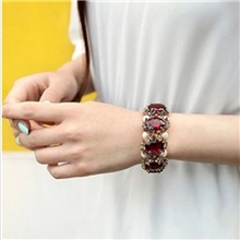 韩国进口复古个性时尚款祖母绿宝石镶嵌珍珠手镯女手链