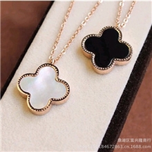 钛钢K金双面四叶草项链一面天然贝壳一面黑玫瑰金项链彩金锁骨链