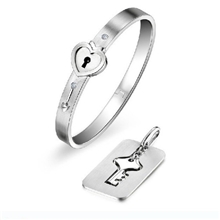 大量现货冲上云霄2同款手镯法拉同款手镯钛钢带锁的手镯热卖