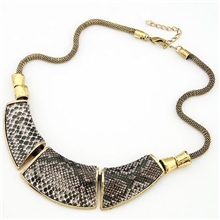 X224新款上市欧美流行奢华时尚质感蛇纹气质复古短款项链