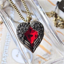 生产供应桃心多切面宝石翅膀项链饰品批发宝石项链毛衣链批发