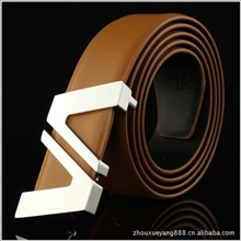 炫彩皮带女士时尚韩版潮男女通用纯牛皮V字母平滑扣仿皮裤腰带100