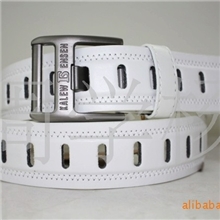 供应2012年最新款全洞时尚休闲腰带经典皮带4676