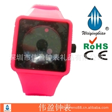 2013年新款笑脸硅胶手表，非主流创意石英手表，伟盈工厂供应