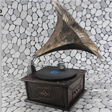 仿古铁皮留声机模型老式唱片机橱窗摆设摄影影视道具