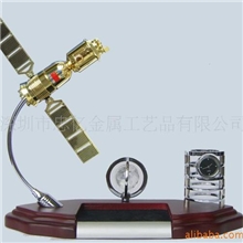 供应神舟七号飞船文具台金属工艺品摆件