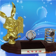 兔年吉祥办公摆件笔筒
