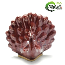 供应批发精美瓷器动物孔雀红色紫色办公桌小摆件钧瓷工艺品可定制