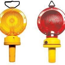 大量供应交通路障灯警示灯太阳能路障灯