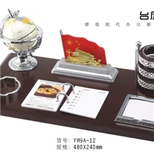 2014新款时尚桌上摆件、个性台历，创意台历，时尚商务礼品