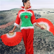 厂家直销特价秧歌服装腰鼓服装扇子舞女装胸前绿布红花最低35