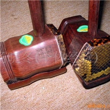 供应老红木骨雕名人二胡