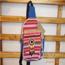厂家批发大量提供民族特色布艺胸包女式精品包休闲包包包