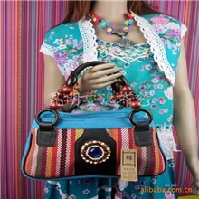 厂家批发大量提供民族特色布艺珠子女式精品休闲包单肩包