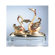 优质推荐锌合金电镀工艺摆件礼品仿生情侣家居婚庆礼品