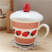 zakka可爱萌创意草莓白色巧克力色陶瓷杯牛奶咖啡奶茶水杯