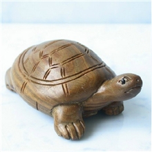 /绿檀木雕手把件乌龟/创意案头小摆件/特色家居生日祝寿小礼物