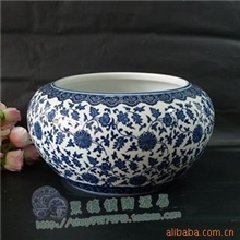 景德镇瓷器仿古瓷器《大清乾隆年制》青花缠枝莲笔洗