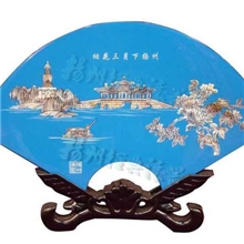 【扬州漆器工艺品】平磨螺钿小扇形台屏《烟花三月下扬州》