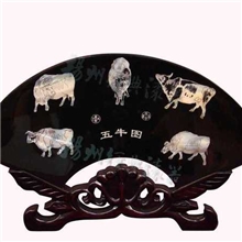【经典漆器】扬州漆器工艺品礼品平磨螺钿大扇形台屏《五牛图》