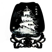 【漆器礼品】平磨螺钿云形台屏《一帆风顺》