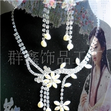 【批发，零售】新娘流行水钻四件套装项链