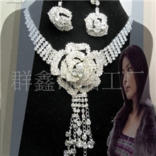 【批发，零售】玫瑰花形水钻套装项链