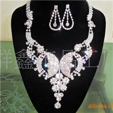 【批发，零售】异国风尚水钻套装项链