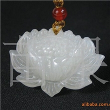 再兴玉斋批发供应和田玉莲花吊坠和田玉富贵连连吊坠