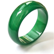 天然绿玛瑙手镯正品加宽加厚玛瑙手镯惊爆价110