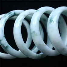 天然A货缅甸翡翠手镯批发特价850元一个翡翠飘花手镯玉镯子