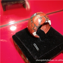 批发定制多款鸡血红梅玉仿古男女通用戒指