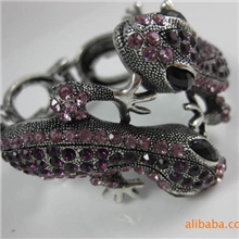 优质蜥蜴手镯水晶手链男女日与夜的缠绵时尚礼品复古饰品