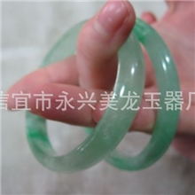 碧绿翡翠手镯冰清玉洁时尚女人经明察万个客户喜欢月销万个