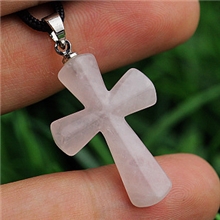 特价天然东陵玉粉水晶黑玛瑙吊坠圣洁十字架