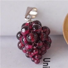 只赚人气工艺费都不够速度秒杀天然水晶石榴石吊坠葡萄