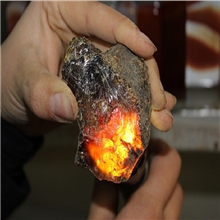 新货特价纯天然琥珀原石观赏雕刻DIY饰品厂家直销批发一克售价