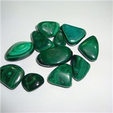 精品天然孔雀石随形吊坠，任意挑选一个180元。