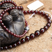 厂家直供批发优质饰品石榴石手链地摊热卖工艺礼品手串手饰品