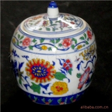 景德镇高档陶瓷茶叶罐密封罐五彩青花洋莲茶叶罐